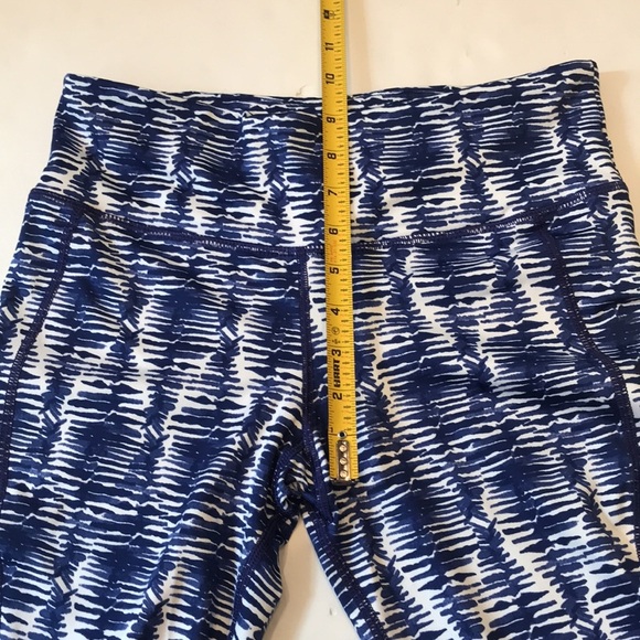 Vineyard Vines Watercolor Lines Printed Performance Leggings - Picture 7 of 11